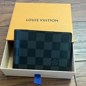 Men's Damier Graphite wallet.